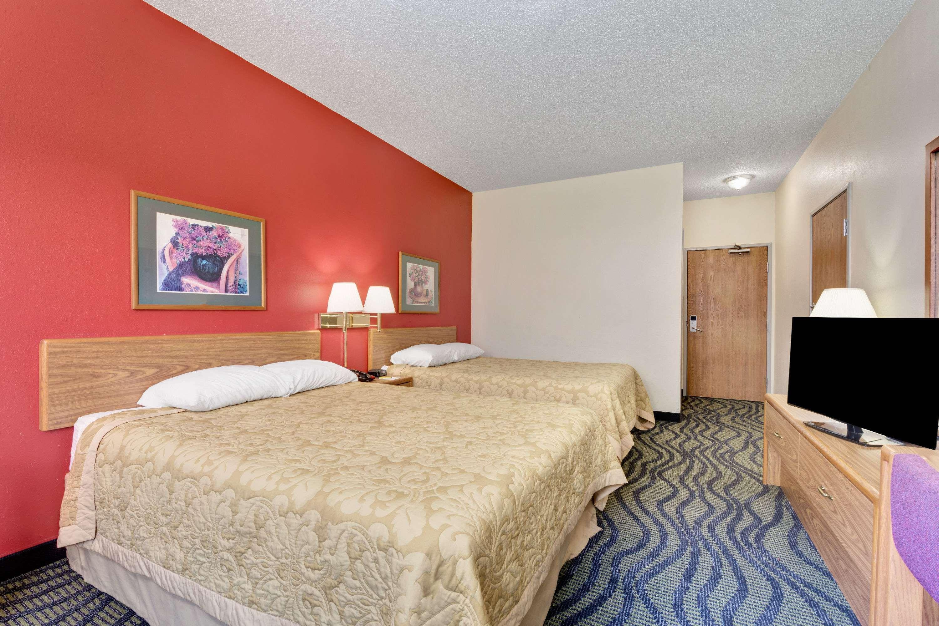 ซูเปอร์ 8 บาย วินด์แฮม โคโมโด Hotel โคโคโม ภายนอก รูปภาพ