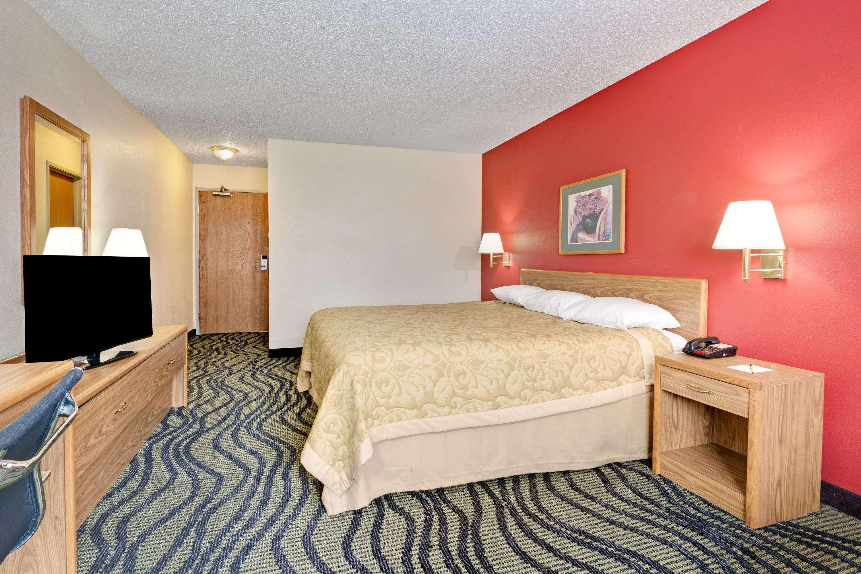 ซูเปอร์ 8 บาย วินด์แฮม โคโมโด Hotel โคโคโม ภายนอก รูปภาพ