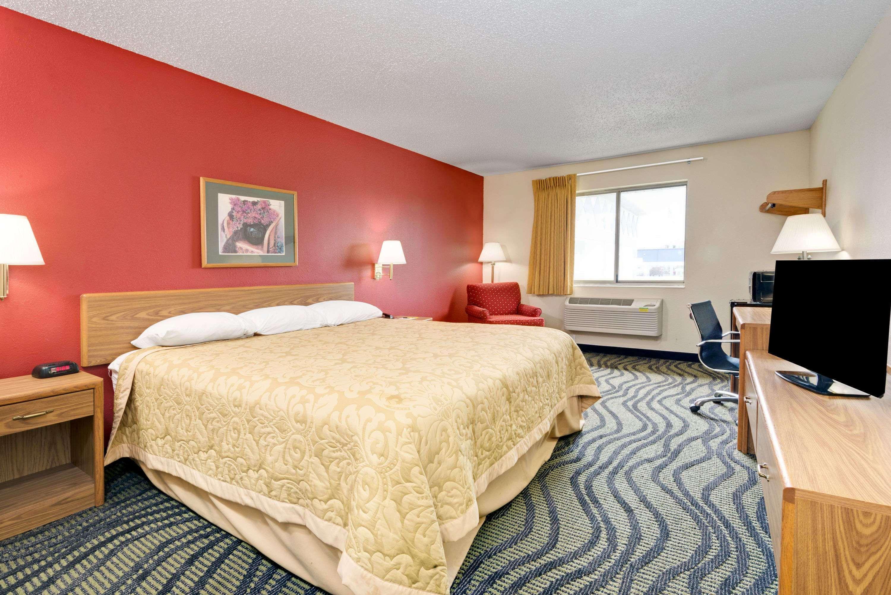 ซูเปอร์ 8 บาย วินด์แฮม โคโมโด Hotel โคโคโม ภายนอก รูปภาพ