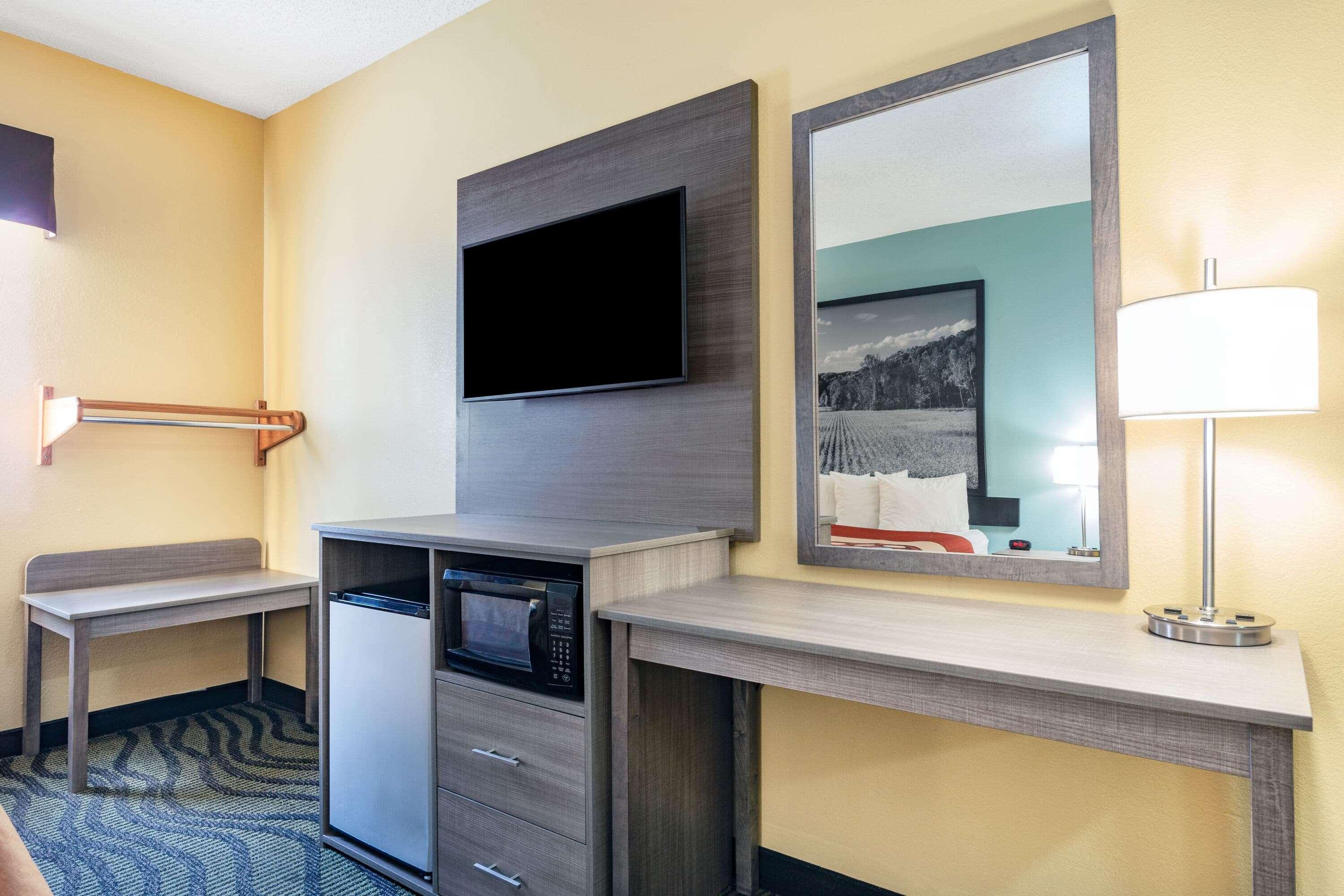 ซูเปอร์ 8 บาย วินด์แฮม โคโมโด Hotel โคโคโม ภายนอก รูปภาพ
