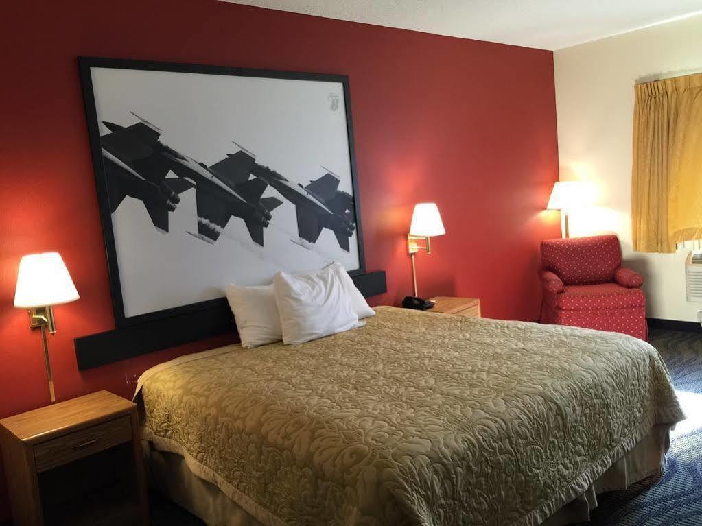 ซูเปอร์ 8 บาย วินด์แฮม โคโมโด Hotel โคโคโม ภายนอก รูปภาพ